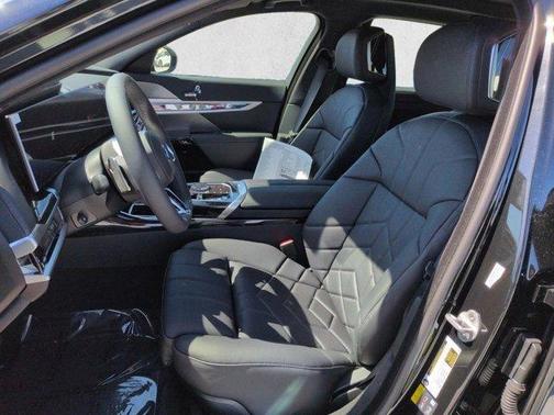 Black Sapphire Metallic 2026 BMW i7 XDrive60