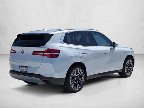 Mineral White Metallic 2025 BMW X3 30 xDrive