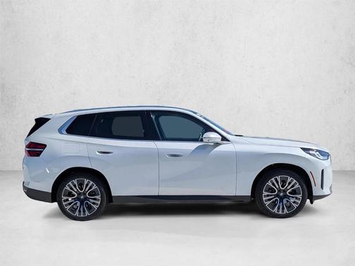 Mineral White Metallic 2025 BMW X3 30 xDrive