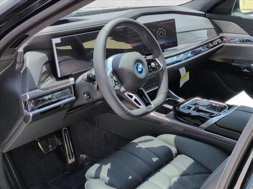 Black Sapphire Metallic 2026 BMW i7 XDrive60