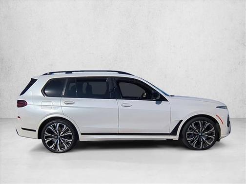2024 BMW X7 M60i