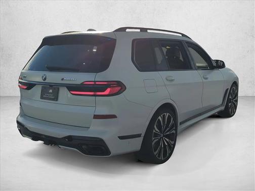 2024 BMW X7 M60i