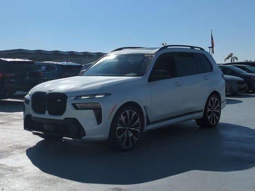 2024 BMW X7 M60i