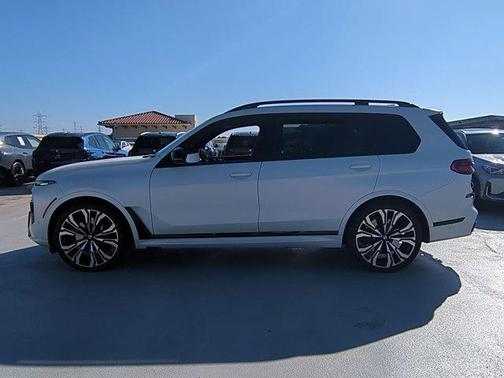 2024 BMW X7 M60i
