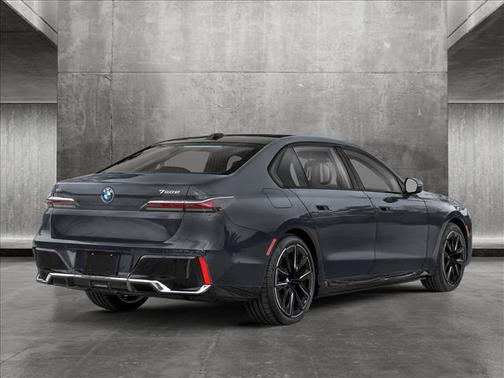 2025 BMW 750e xDrive