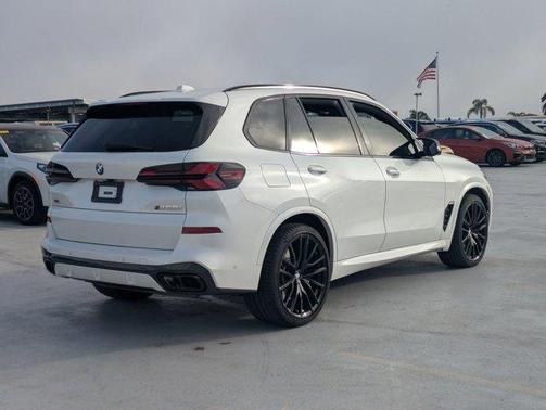 2024 BMW X5 M60i