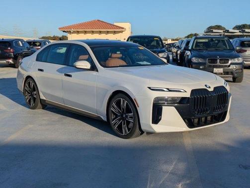 2023 BMW 740 i