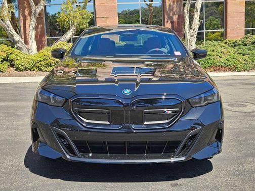 2025 BMW i5 M60