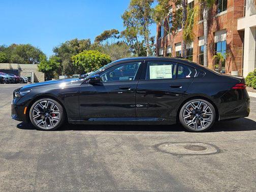 2025 BMW i5 M60