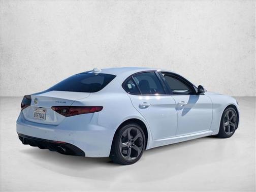 2017 Alfa Romeo Giulia Base