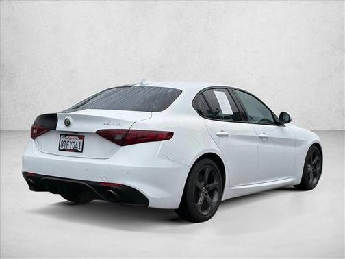 2017 Alfa Romeo Giulia Base