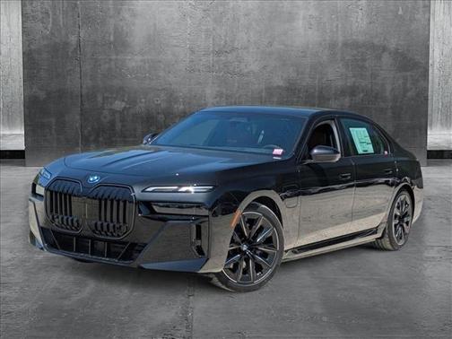2025 BMW 750e xDrive