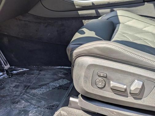 Carbon Black Metallic 2026 BMW X5 xDrive40i