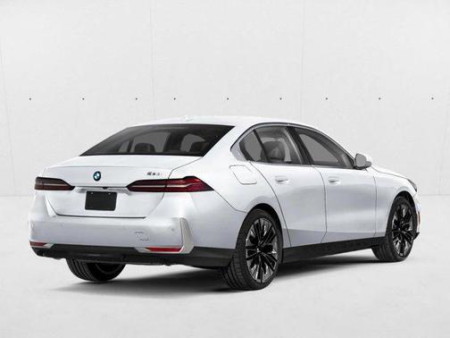 Alpine White 2026 BMW 530 i