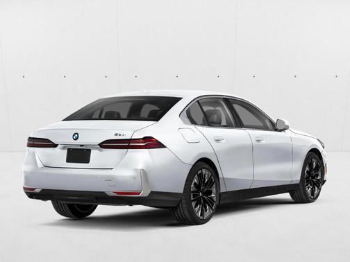Alpine White 2026 BMW 530 i