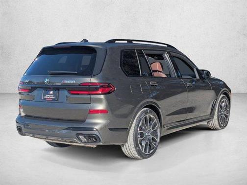 Manhattan Green Metallic 2026 BMW X7 M60i