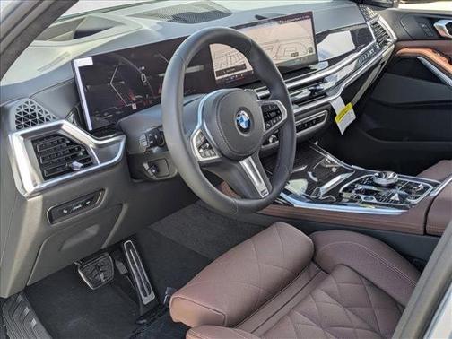 Gray Metallic 2026 BMW X7 xDrive40i