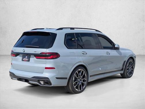 Gray Metallic 2026 BMW X7 xDrive40i