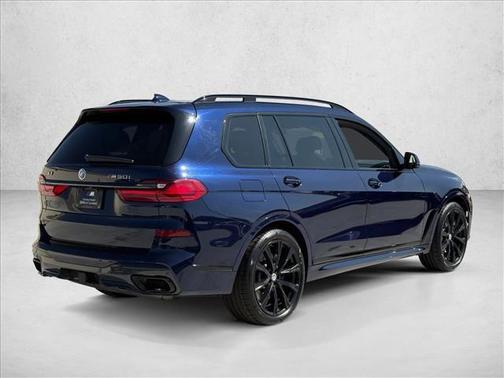 2022 BMW X7 M50i