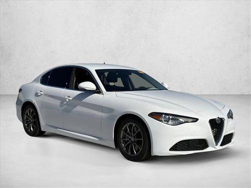 2018 Alfa Romeo Giulia Base