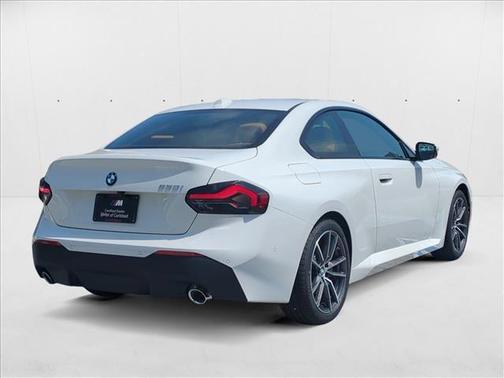 2025 BMW 230 i
