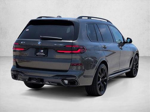 Manhattan Green Metallic 2027 BMW X7 xDrive40i