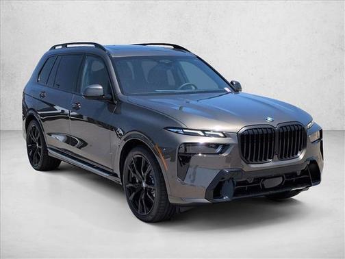 Manhattan Green Metallic 2027 BMW X7 xDrive40i