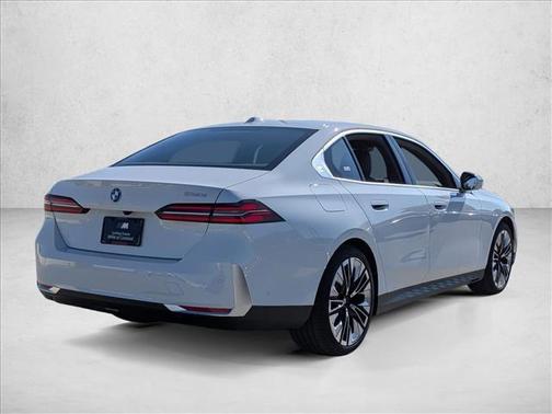 Alpine White 2026 BMW 530 i