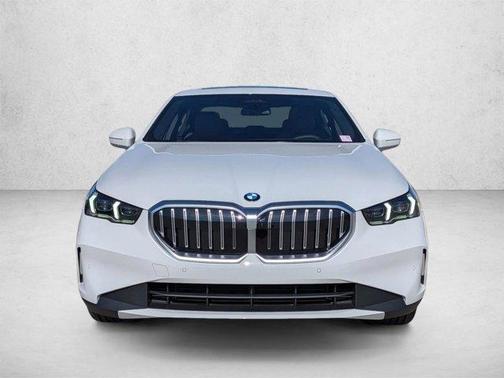 Alpine White 2026 BMW 530 i