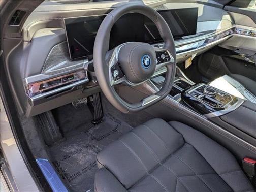 Space Silver 2026 BMW i7 EDrive50