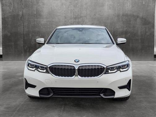 Photo 2 of 26 of 2020 BMW 330 i