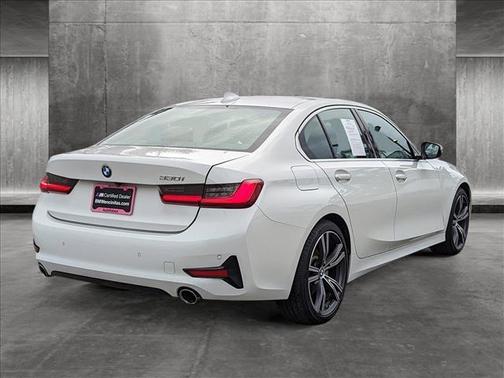 Photo 5 of 26 of 2020 BMW 330 i