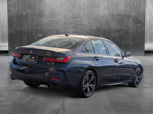 2023 BMW 330 i