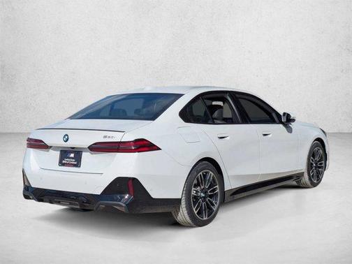 Alpine White 2026 BMW 530 i