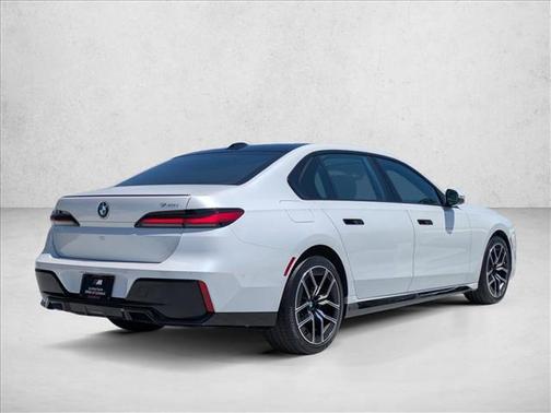 2023 BMW 740 i