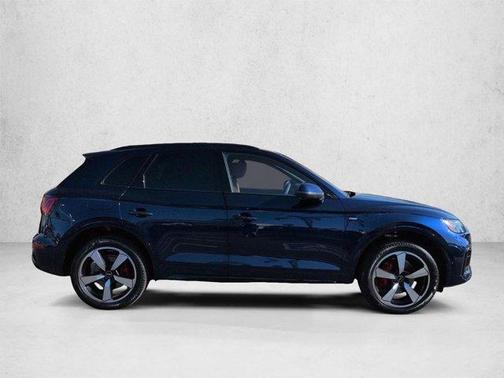 Navarra Blue Metallic 2024 Audi Q5 45 S line quattro Premium