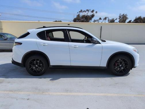 Alfa White 2021 Alfa Romeo Stelvio Ti Sport
