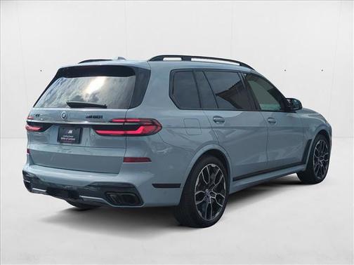 2024 BMW X7 M60i