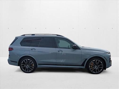 2024 BMW X7 M60i