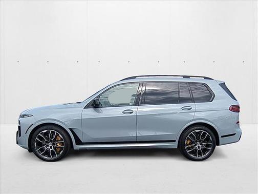 2024 BMW X7 M60i