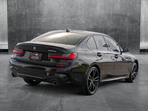 2022 BMW 330e 330e