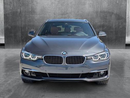 2018 BMW 330 i xDrive