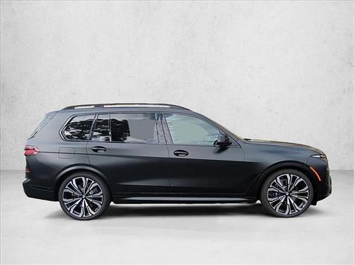 2026 BMW X7 M60i