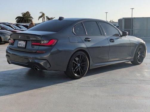 2019 BMW 330 i