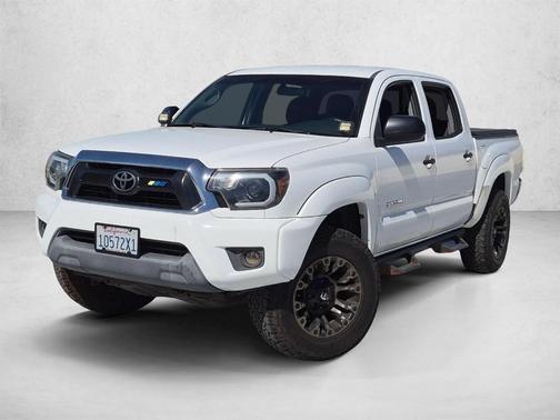 Super White 2015 Toyota Tacoma
