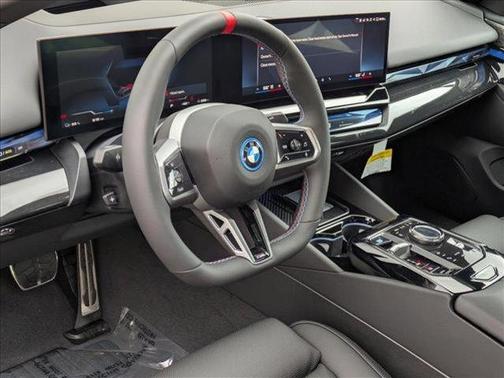 2025 BMW i5 M60
