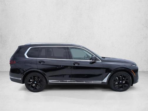 Black Sapphire Metallic 2025 BMW X7 xDrive40i