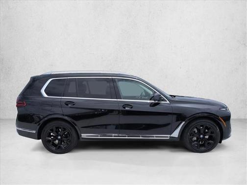 Black Sapphire Metallic 2025 BMW X7 xDrive40i