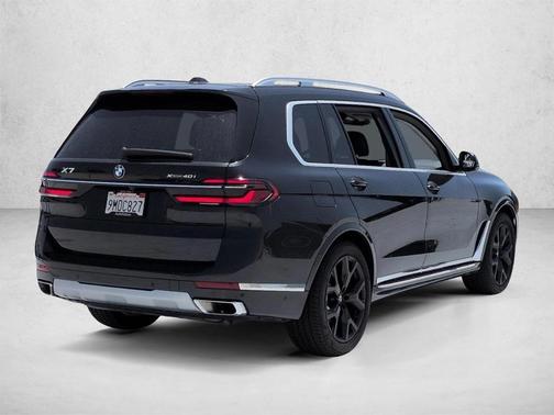 Black Sapphire Metallic 2025 BMW X7 xDrive40i