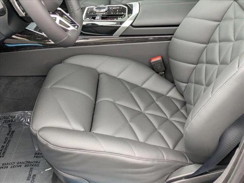 2025 BMW 740 i
